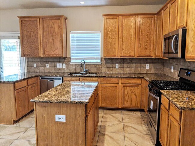 Building Photo - 3526 Schumann Oaks Dr