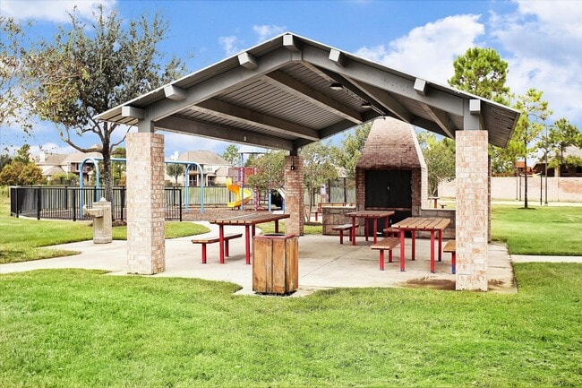 Building Photo - 11404 Island Manor St