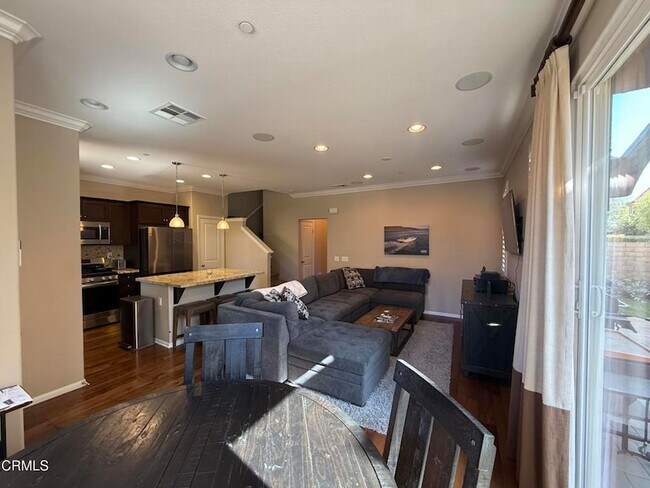 Building Photo - 2967 Palmera Ln