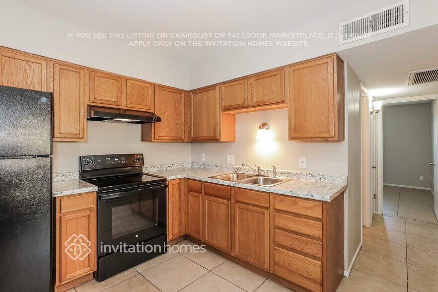 Building Photo - 1146 E Hatcher Rd