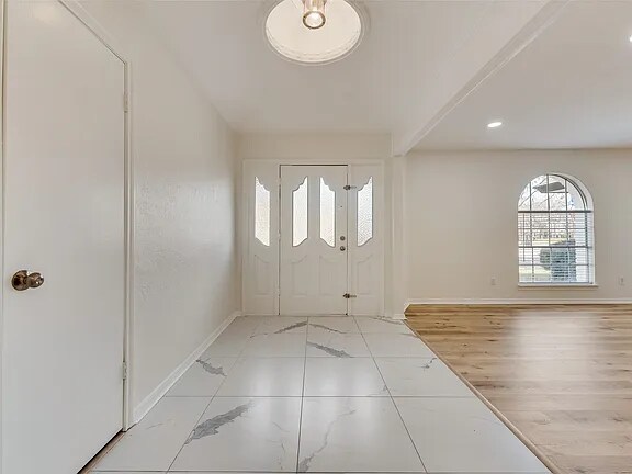 Building Photo - 1700 Prestonwood Dr