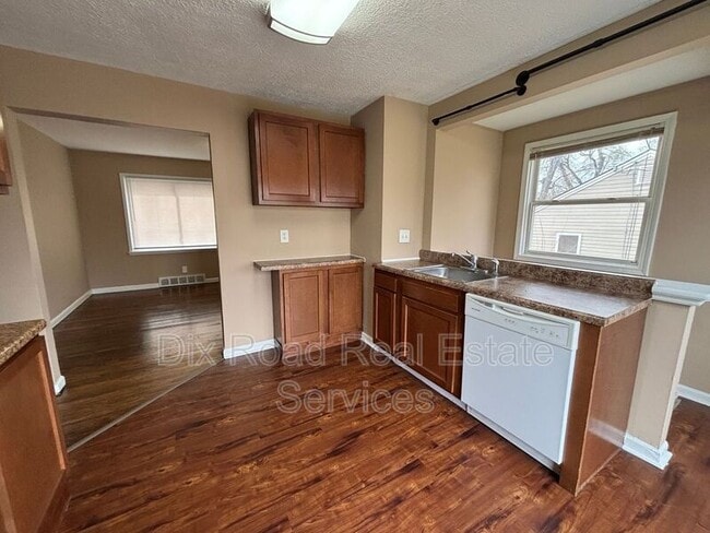 Building Photo - 2309 Byron St