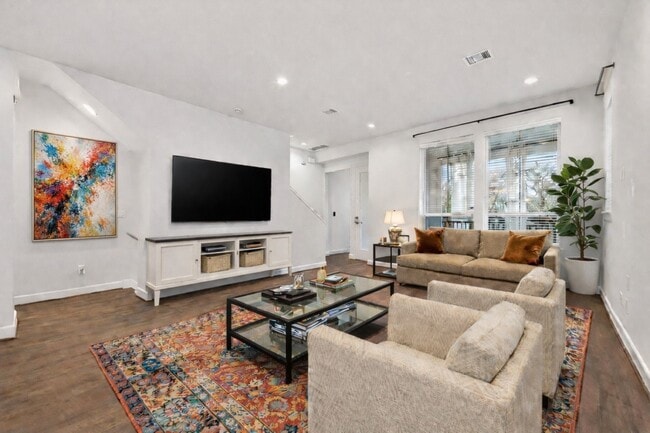 Building Photo - 2712 Grand Fountains Dr