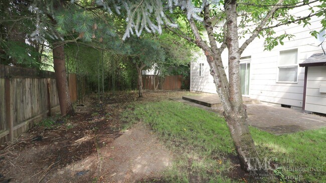 Building Photo - Beautiful 4-Bedroom Home with Custom Finishes & Thoughtful Layout