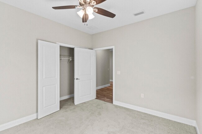 Building Photo - 949 Kenzie Ln