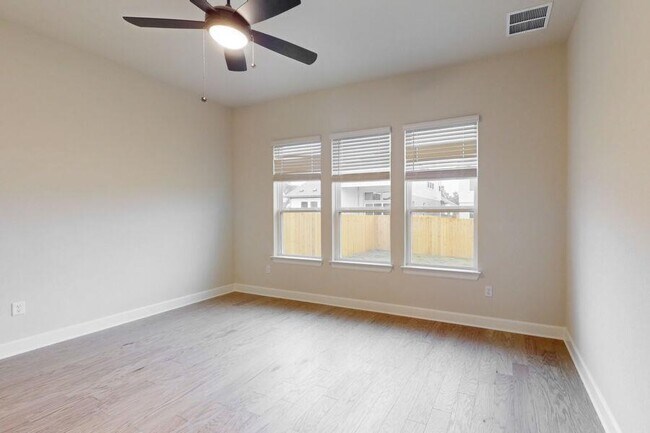 Building Photo - 119 Cotton Tree Ter