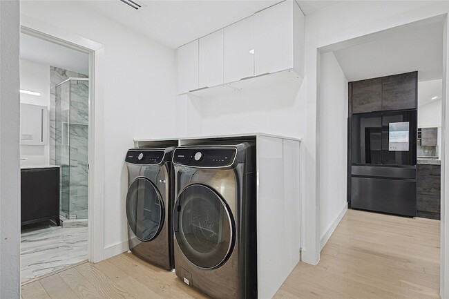 Building Photo - 12417 Quincy Ln