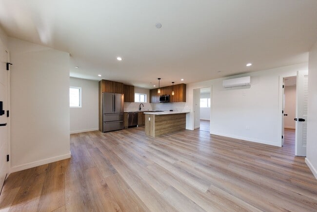 Building Photo - 5933 Comey Ave