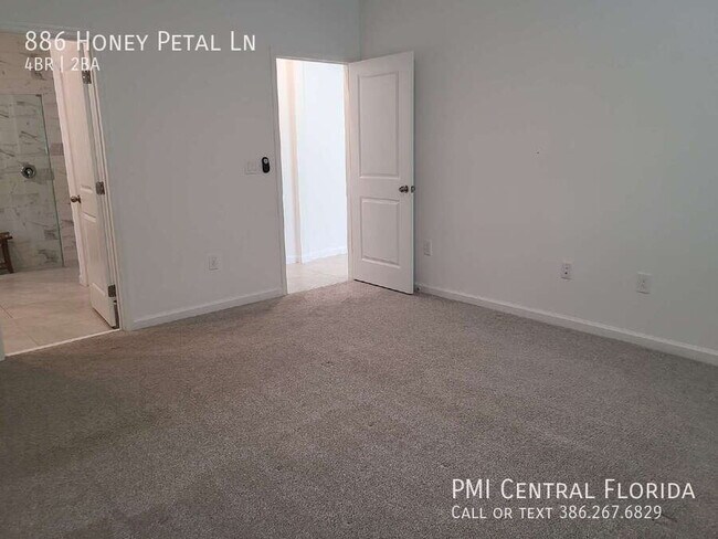 Building Photo - 886 Honey Petal Ln