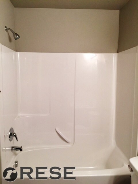 Building Photo - Awesome Vineyard THouse w attached one car garage