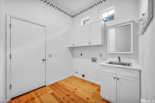 Building Photo - *SHORT TERM LEASE* 5 Bed 2 Bath, Dream Retreat in Caughlin Ranch