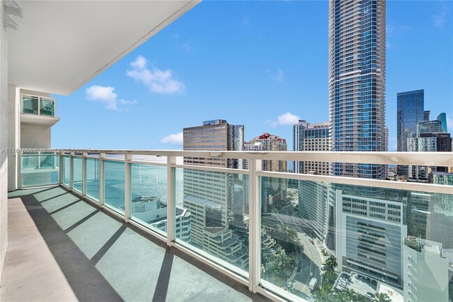 Building Photo - 950 Brickell Bay Dr