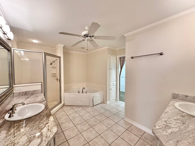 Building Photo - Stunning Home in the Heart of Tyler! 3bd 2...