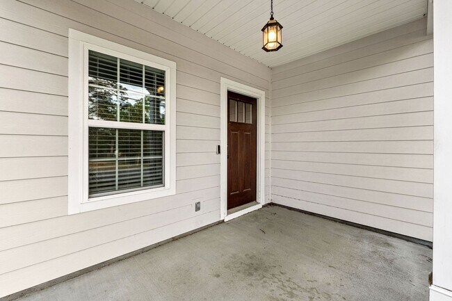 Building Photo - 302 Dorn St