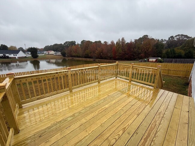 Building Photo - 107 Johnia Ct