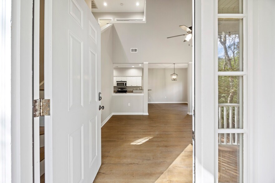 Building Photo - 40 Brittany Pl