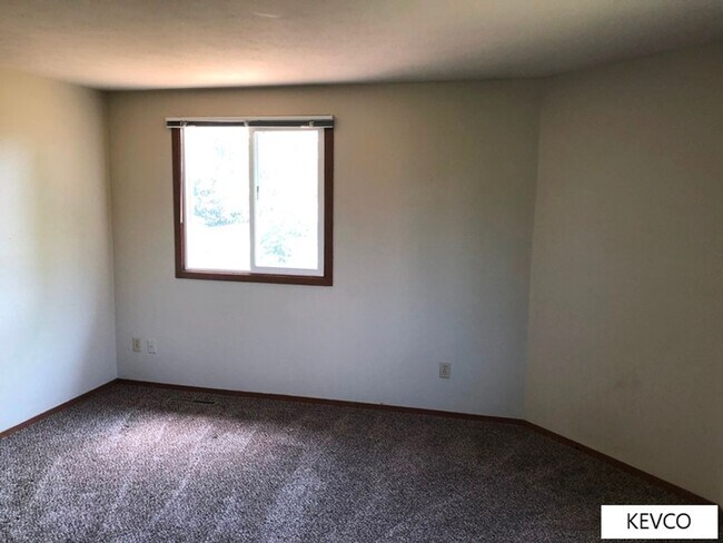 Building Photo - Charming Home in Beautiful Neighborhood by Park!