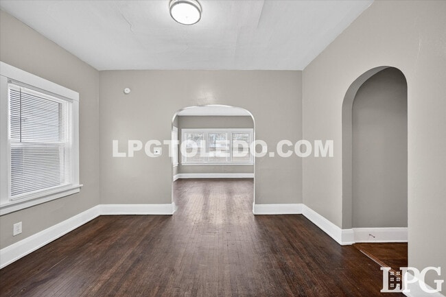 Building Photo - 128 Carbon St