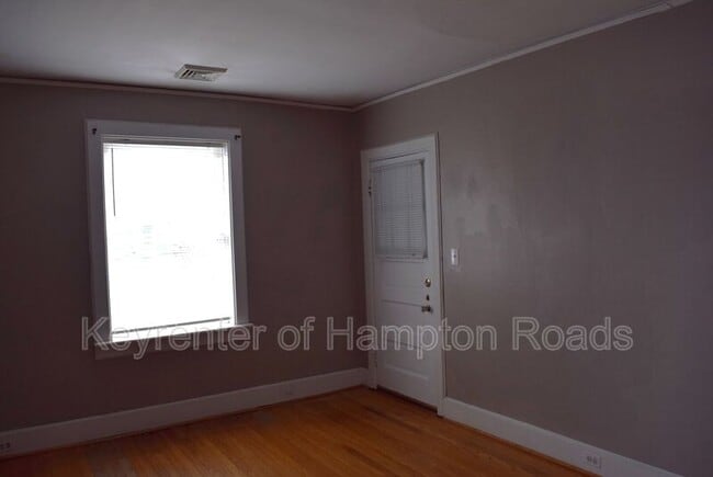 Building Photo - 4809 Colonial Ave