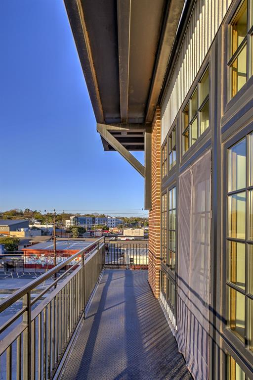 Building Photo - 2235 E 6th St