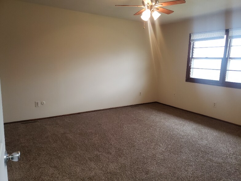 Building Photo - 3117 S Pinecrest St