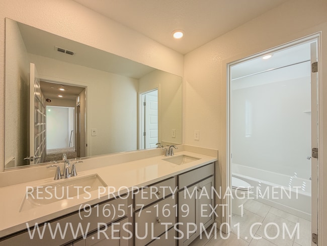 Building Photo - Brand new 3 Bedroom home. Wonderful amenities!