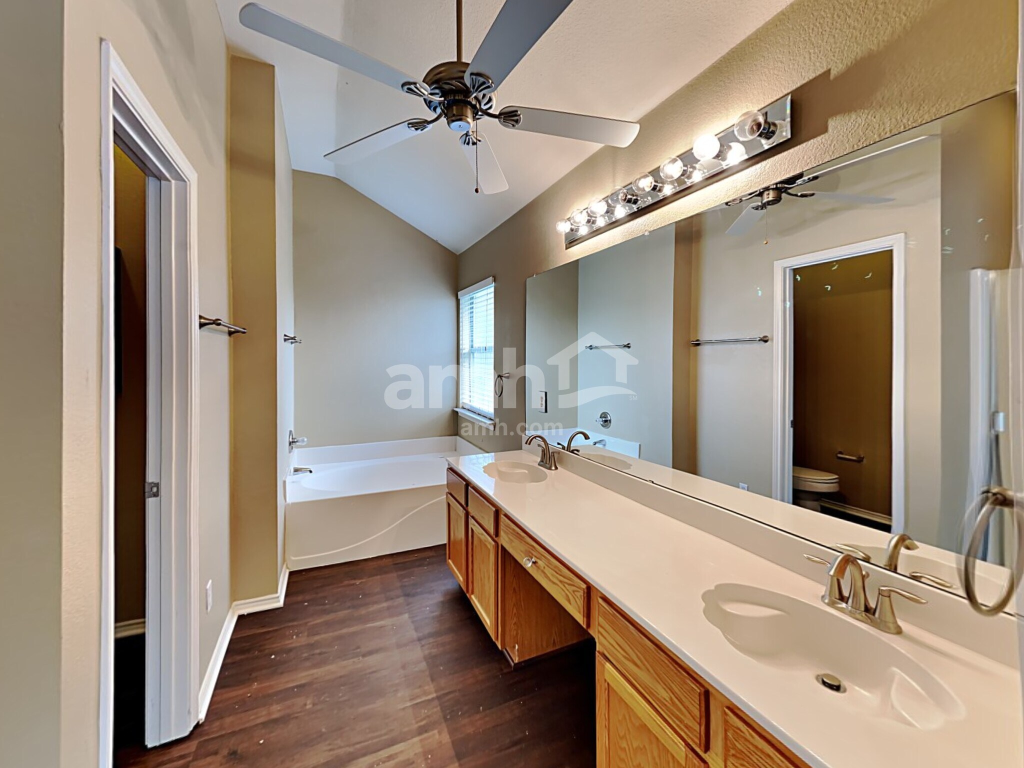 Building Photo - 1606 Windcastle Dr