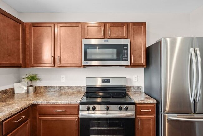 Building Photo - ?Beautifully F?resh Painted Carpetless 4-B...