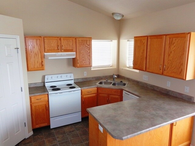 Building Photo - 6423 S High Bluff Dr