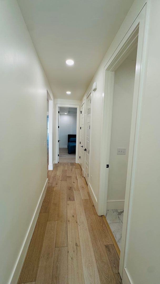 Building Photo - CORPORATE LEASE!!! Attn traveling nurse, e...