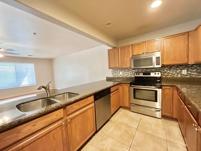 Building Photo - 16021 N 30th St