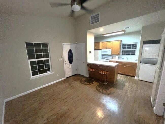 Building Photo - 61 Lambuth Ave