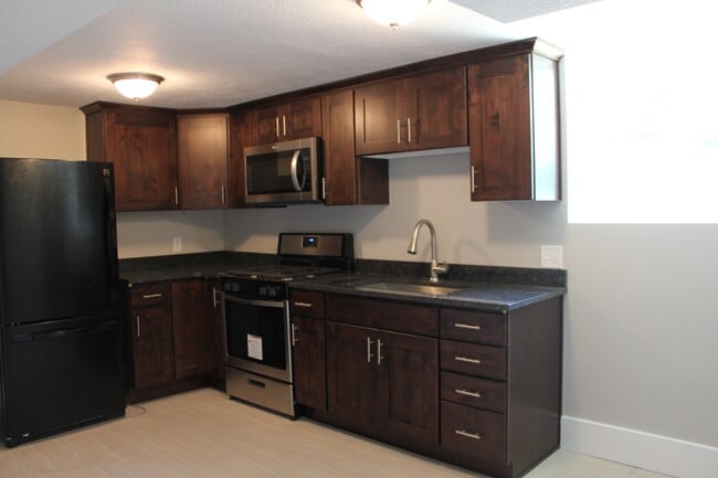 Building Photo - 429 W 2700 S