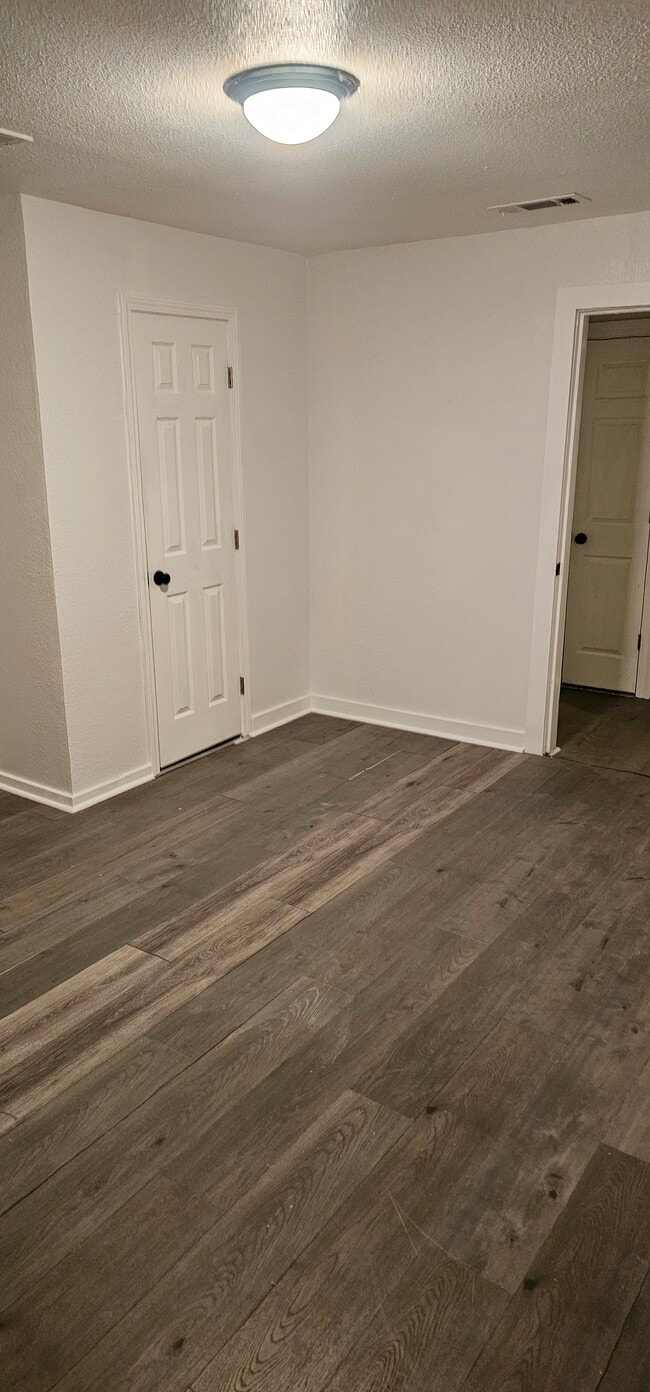 Building Photo - 1366 Ave A