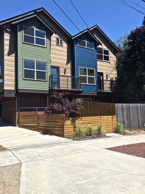 Building Photo - 3 bed 2.5 bath, Spacious BALLARD TOWNHOUSE!
