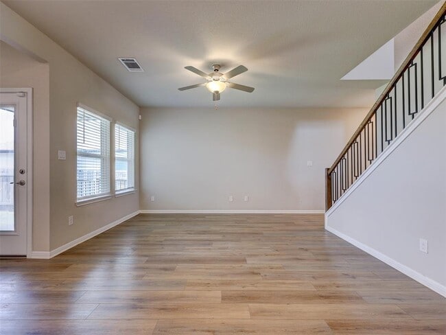 Building Photo - 10205 Mager Ln