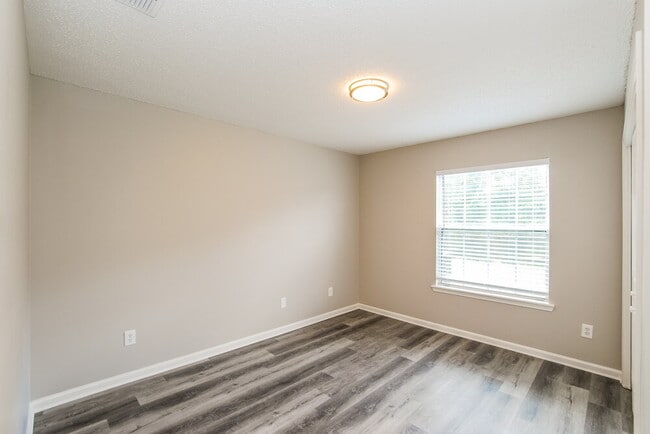 Building Photo - 7686 Fawn Lake Dr S