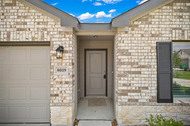Building Photo - 8019 Camphor Ct