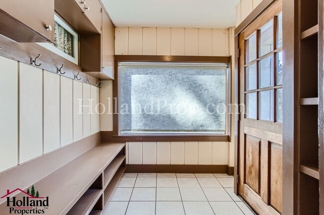 Building Photo - Charming Hillsboro Retreat: Cozy Single-Level Home with Greenhouse & Kids' Clubhouse!