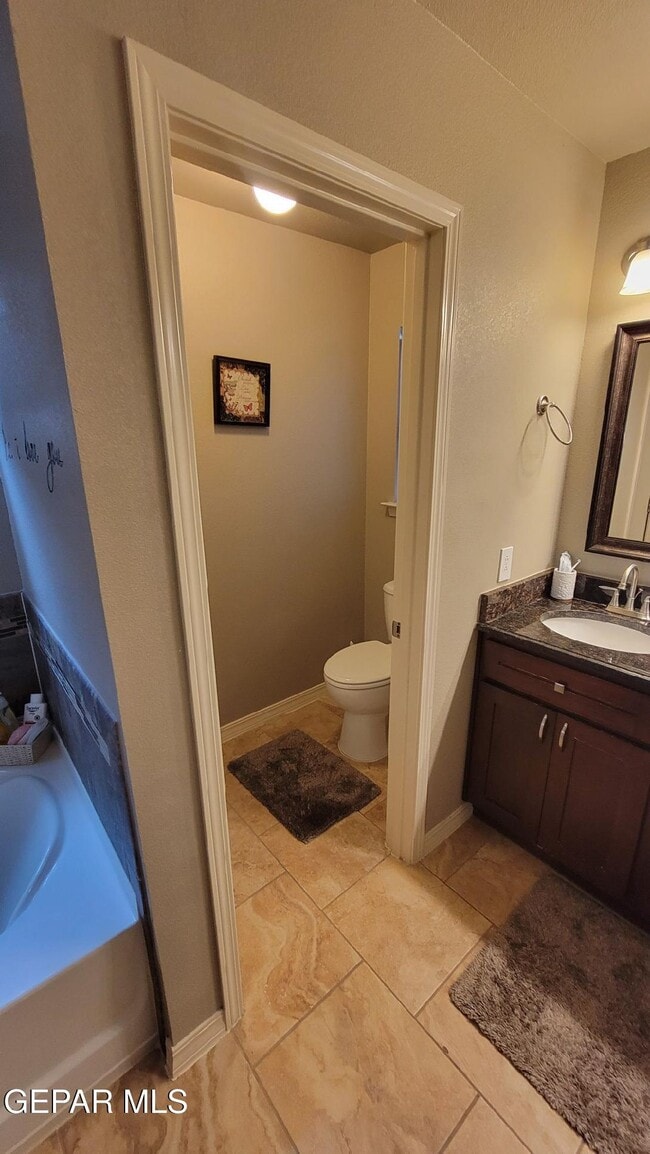 Building Photo - 3880 Loma Brisa Dr