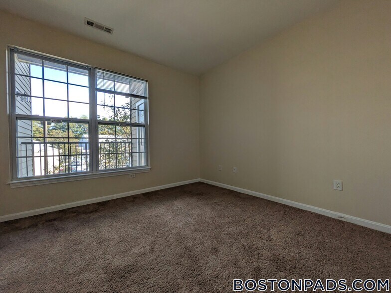 Building Photo - 311 Lowell St