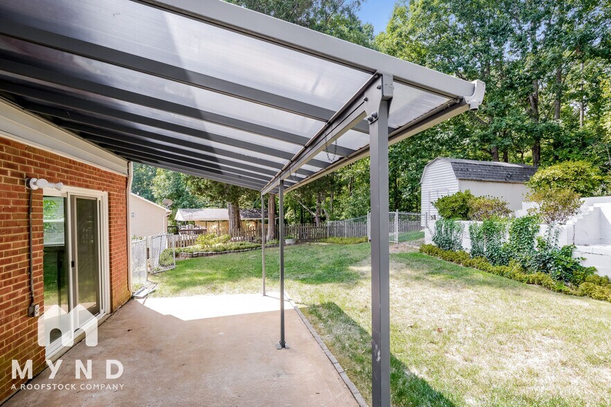 Building Photo - 1530 Ridgewood Dr