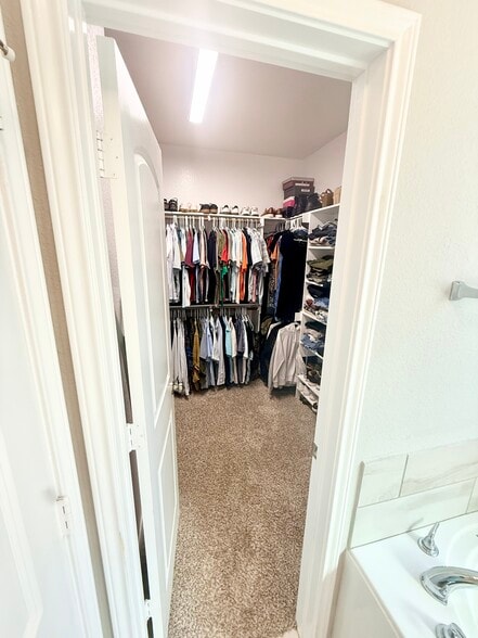 Master Closet - 834 Ross Rd