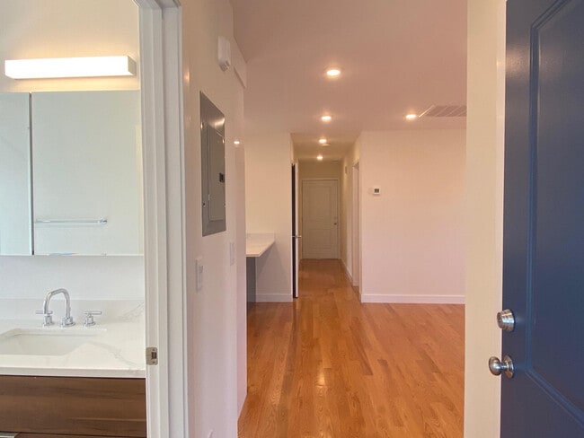 Building Photo - 15 Kelley Ct