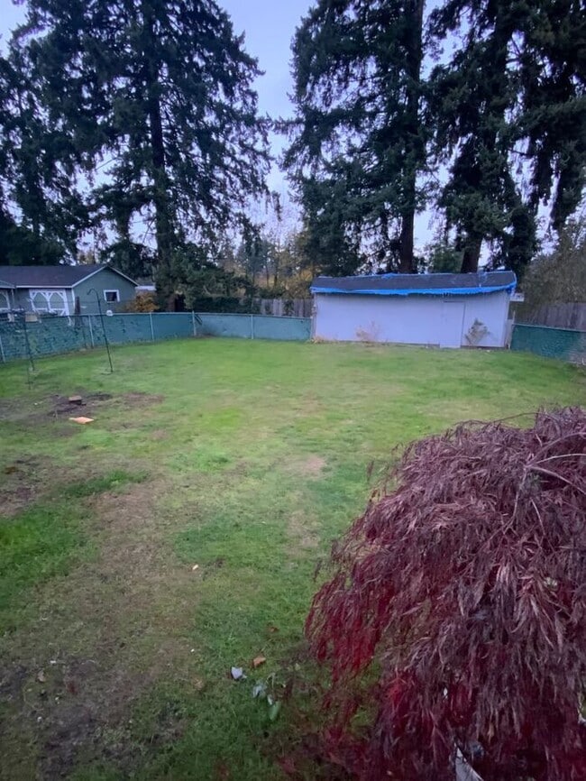 Building Photo - NOVEMBER FREEE South Tacoma 1bdr w/ separt...
