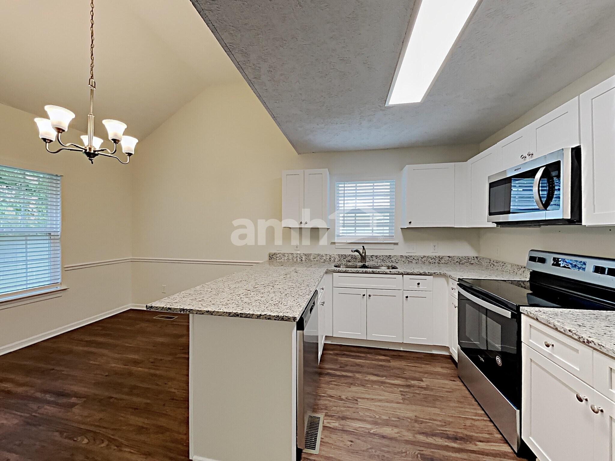 Building Photo - 1721 N Cove