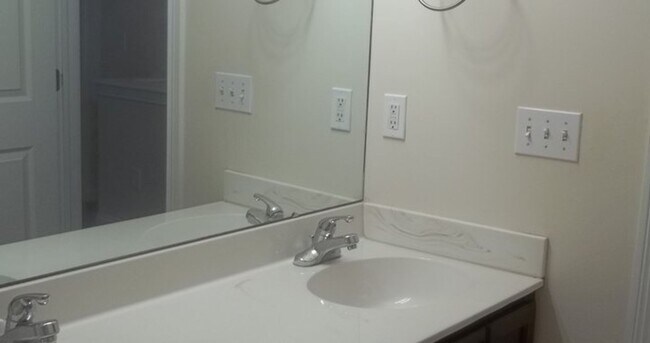 Building Photo - 4 bed, 3.5 bath townhouse with 2-car garage Dublin Village ready July 2025!