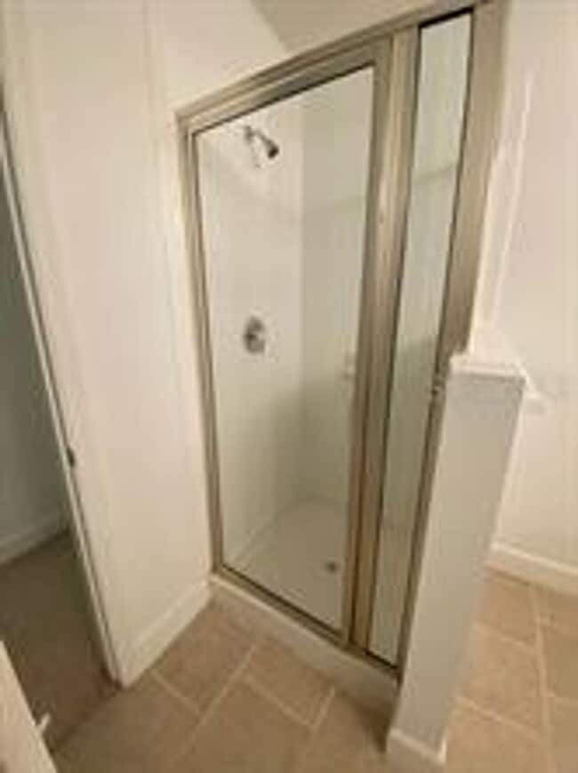 Building Photo - Kissimmee Townhome