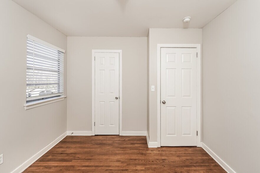 Building Photo - 204 Cathy Ln