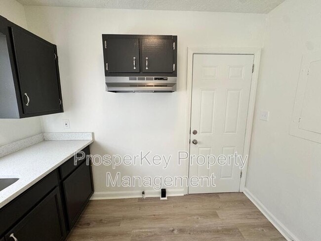 Building Photo - 4211 Searcy St